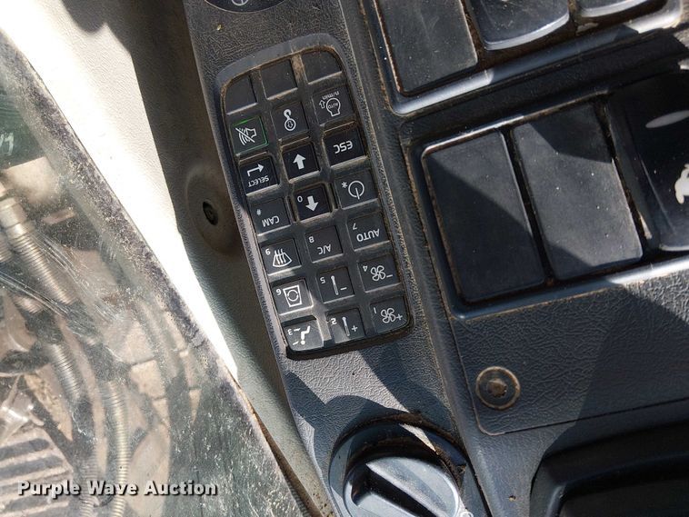 image for item FK0747 2007 Volvo EC210CL excavator