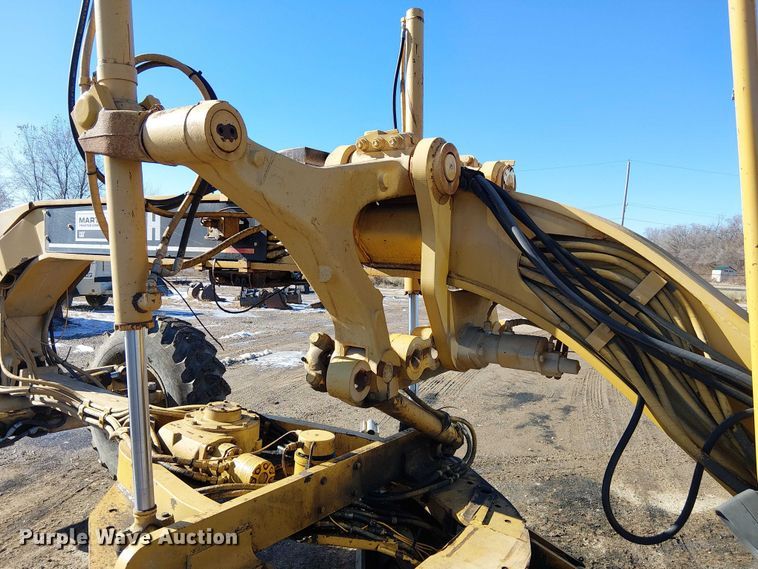 image for item FK0748 1997 Caterpillar 140H motor grader