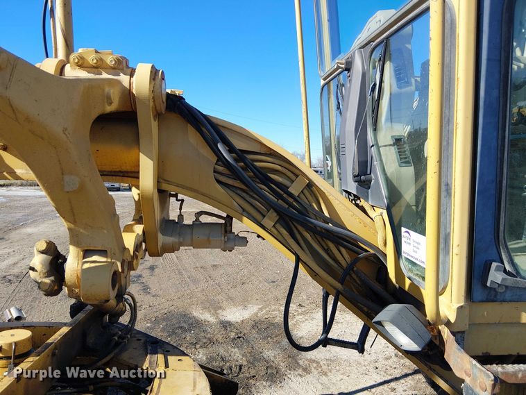 image for item FK0748 1997 Caterpillar 140H motor grader