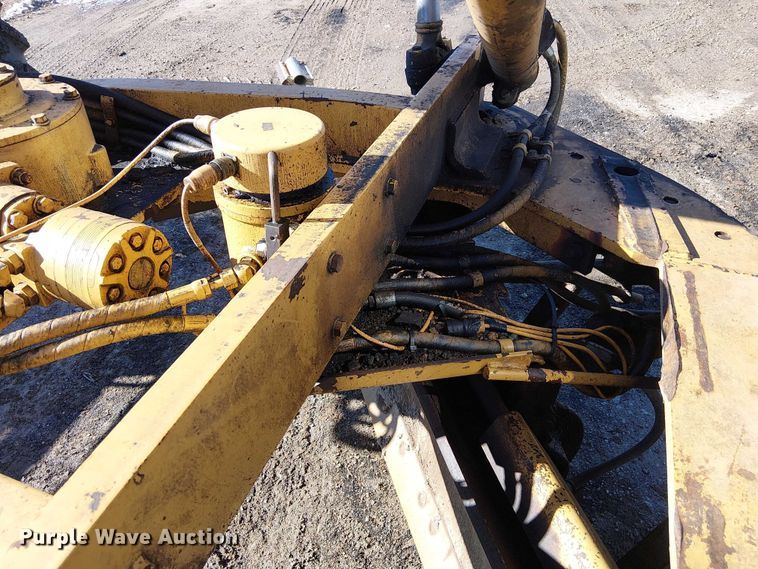 image for item FK0748 1997 Caterpillar 140H motor grader