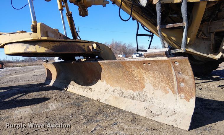 image for item FK0748 1997 Caterpillar 140H motor grader