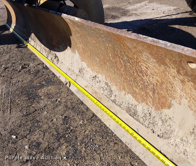 image for item FK0748 1997 Caterpillar 140H motor grader