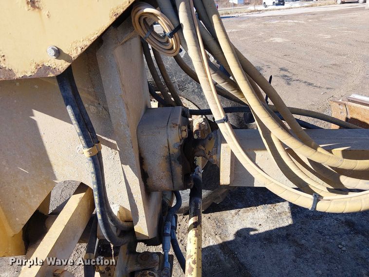 image for item FK0748 1997 Caterpillar 140H motor grader