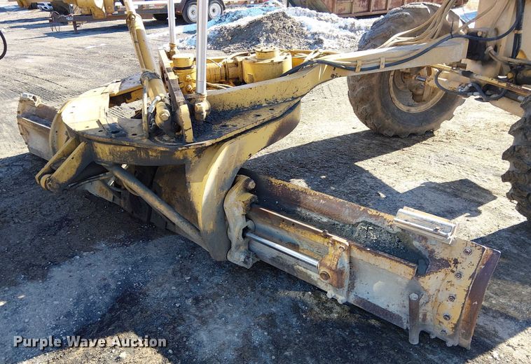 image for item FK0748 1997 Caterpillar 140H motor grader