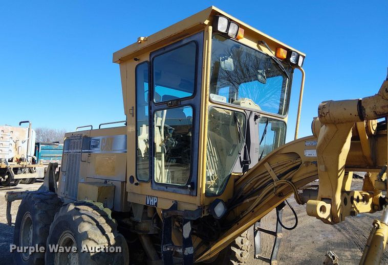 image for item FK0748 1997 Caterpillar 140H motor grader