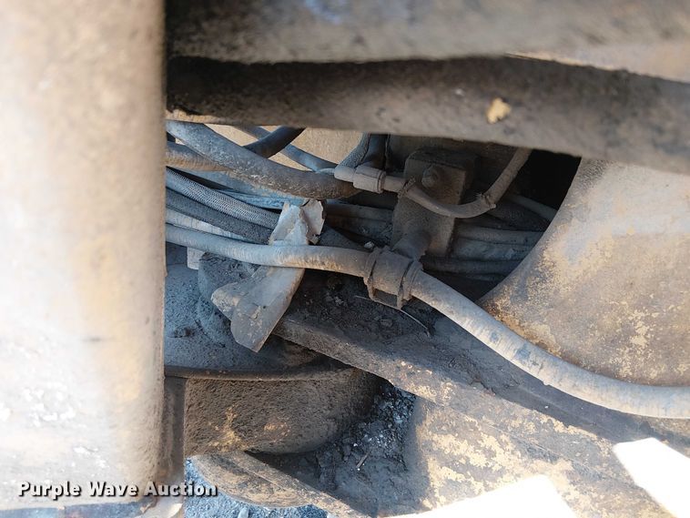 image for item FK0748 1997 Caterpillar 140H motor grader