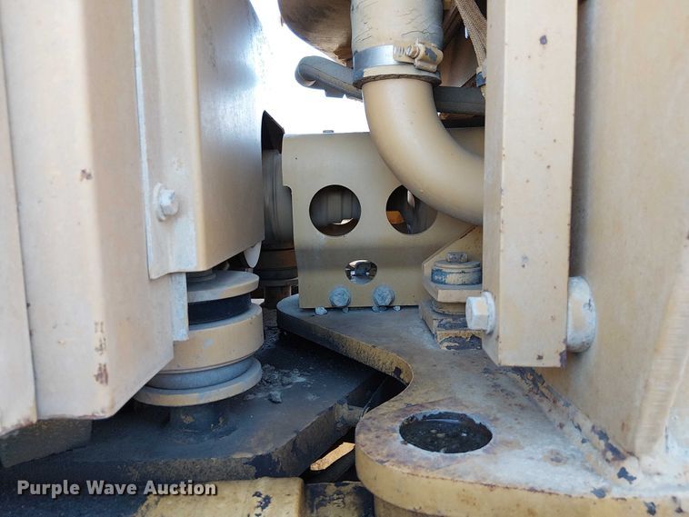 image for item FK0748 1997 Caterpillar 140H motor grader