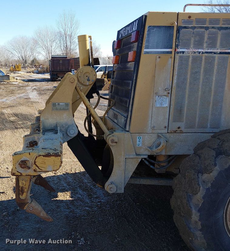 image for item FK0748 1997 Caterpillar 140H motor grader