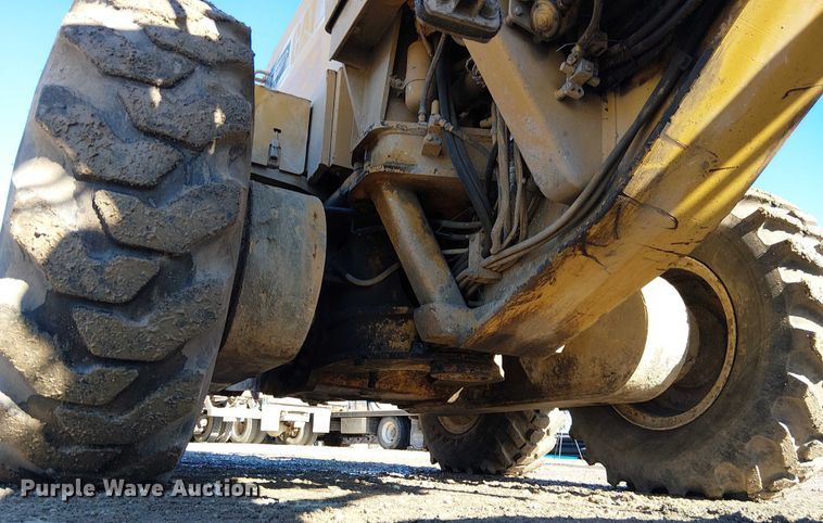 image for item FK0748 1997 Caterpillar 140H motor grader