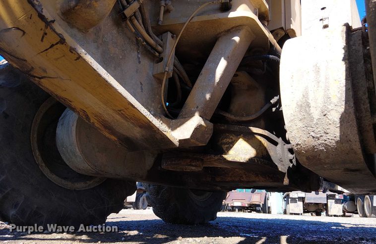 image for item FK0748 1997 Caterpillar 140H motor grader