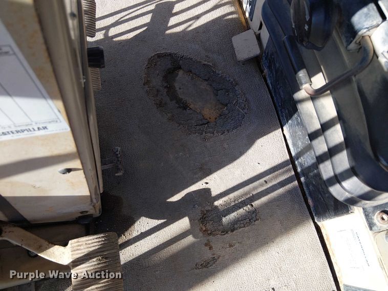 image for item FK0748 1997 Caterpillar 140H motor grader