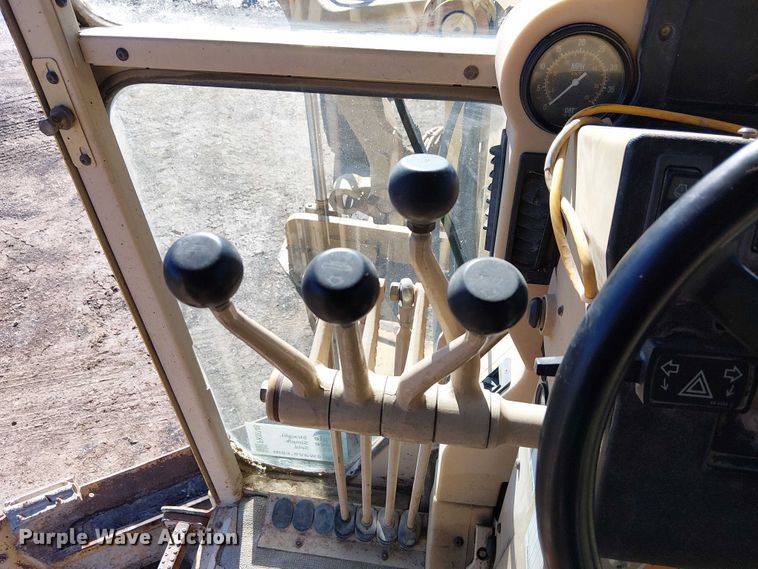 image for item FK0748 1997 Caterpillar 140H motor grader