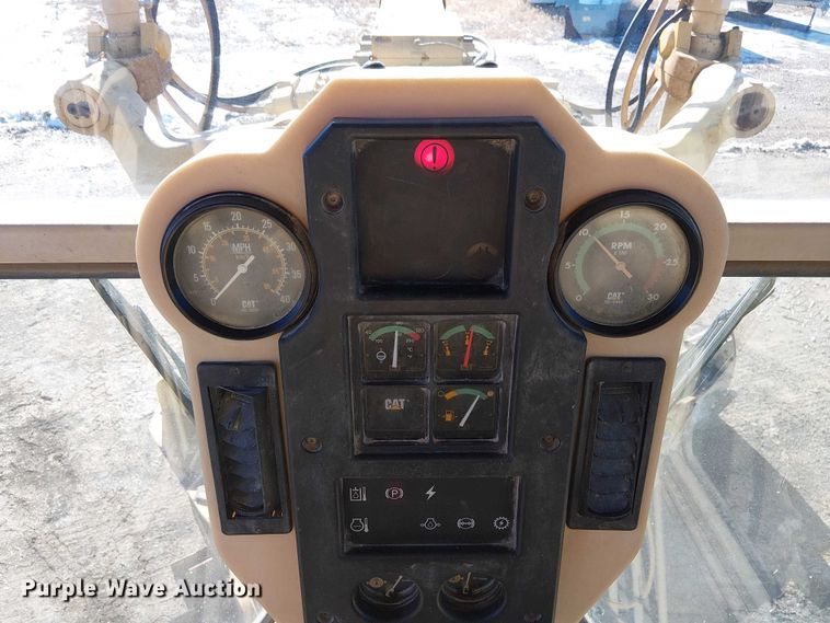 image for item FK0748 1997 Caterpillar 140H motor grader