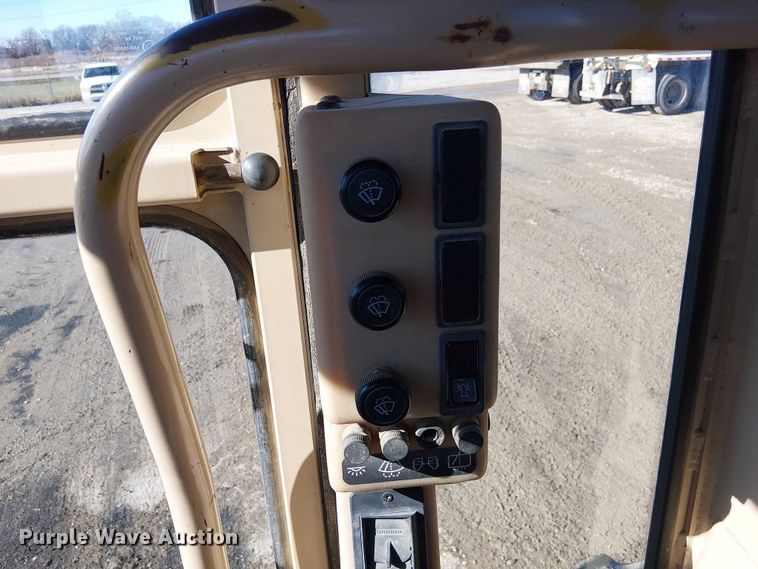 image for item FK0748 1997 Caterpillar 140H motor grader