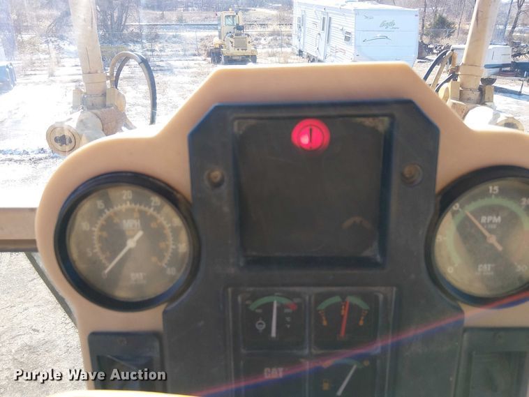 image for item FK0748 1997 Caterpillar 140H motor grader