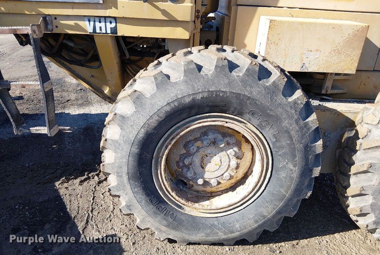 image for item FK0748 1997 Caterpillar 140H motor grader