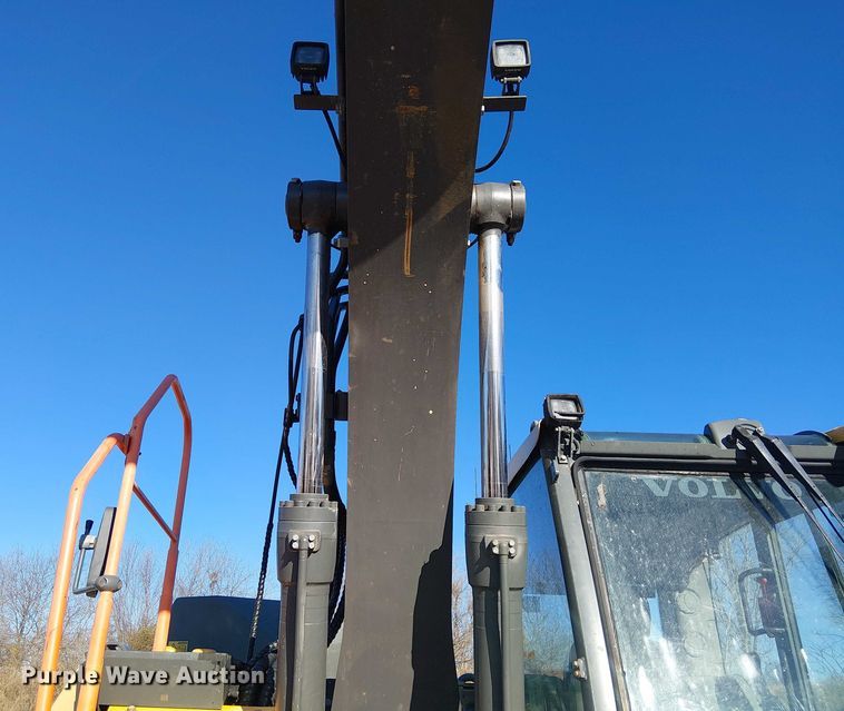 image for item FK0749 2017 Volvo ECR145EL mini excavator