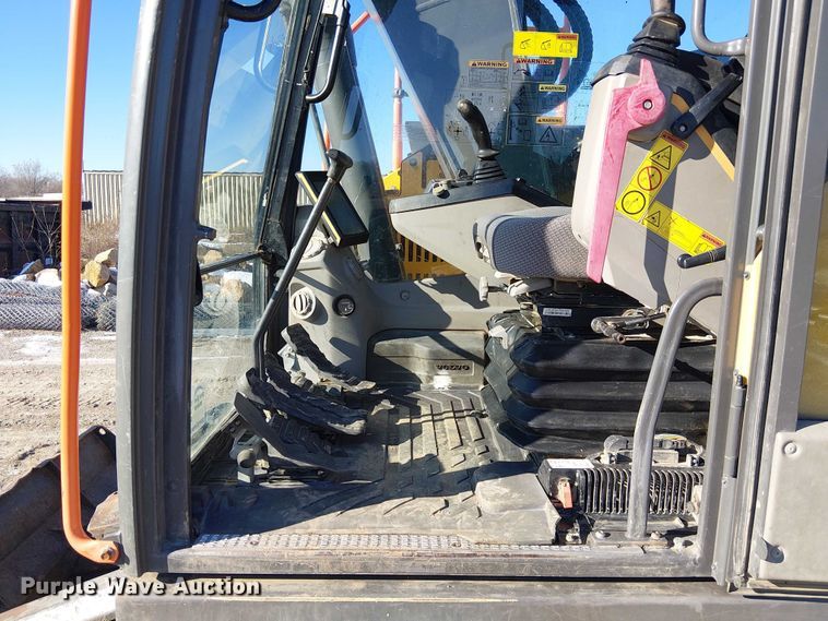 image for item FK0749 2017 Volvo ECR145EL mini excavator
