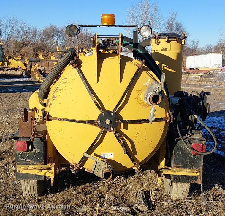 image for item FK0750 2004 Ring-O-Matic 550 Jet Vac vacuum excavator