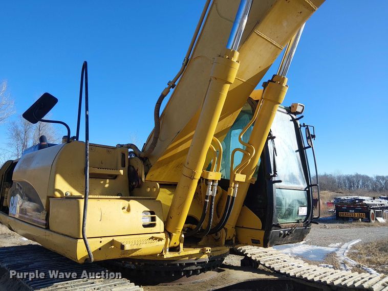 image for item FK0755 2006 Caterpillar 330C excavator