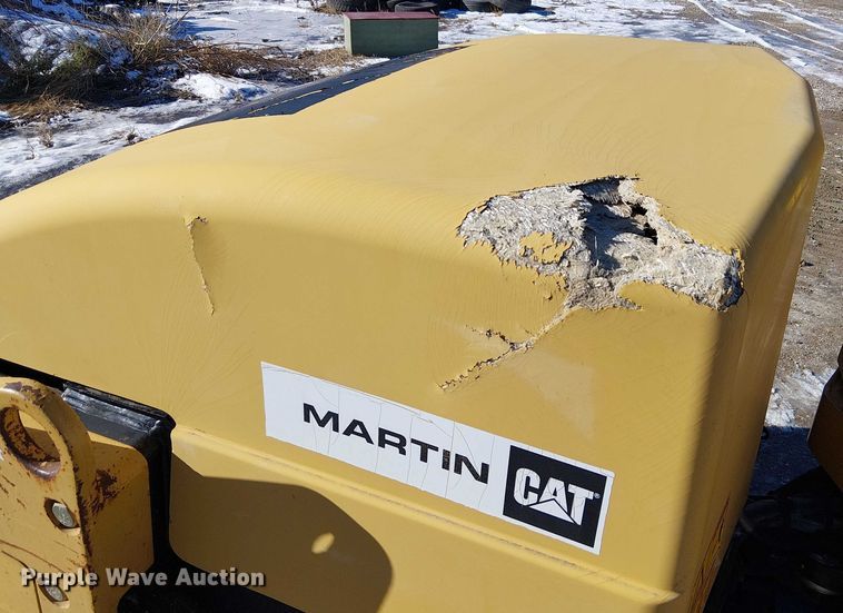 image for item FK0756 2006 Caterpillar CB-335E combination roller