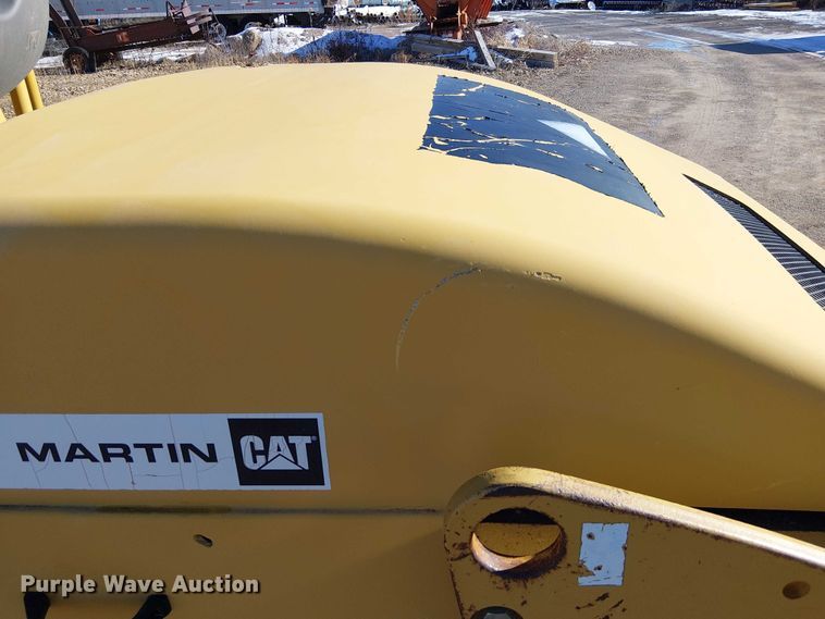 image for item FK0756 2006 Caterpillar CB-335E combination roller