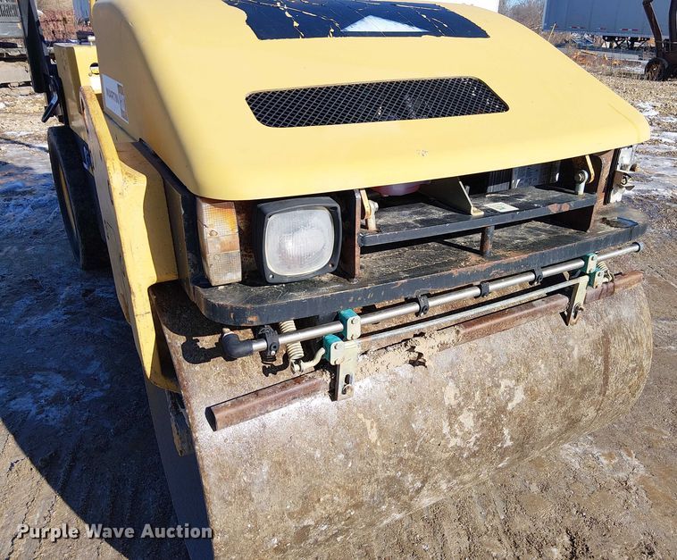 image for item FK0756 2006 Caterpillar CB-335E combination roller