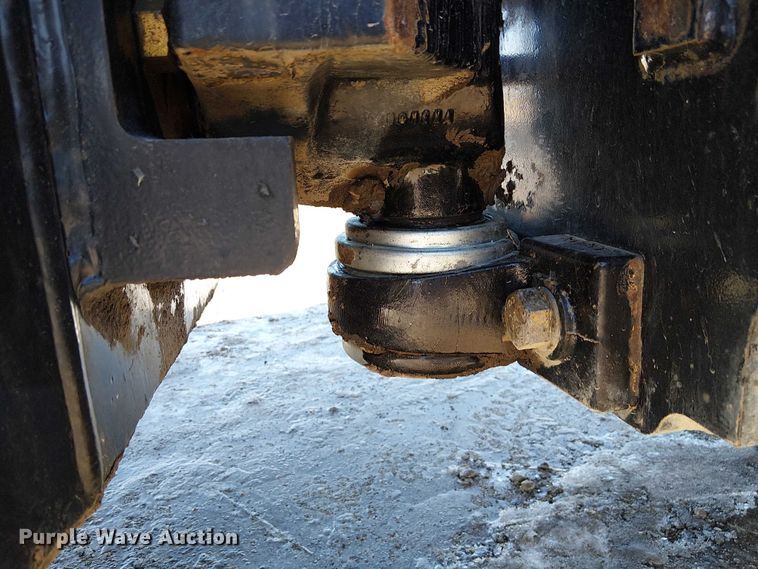 image for item FK0756 2006 Caterpillar CB-335E combination roller