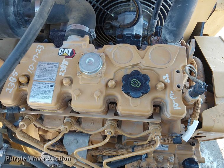 image for item FK0756 2006 Caterpillar CB-335E combination roller