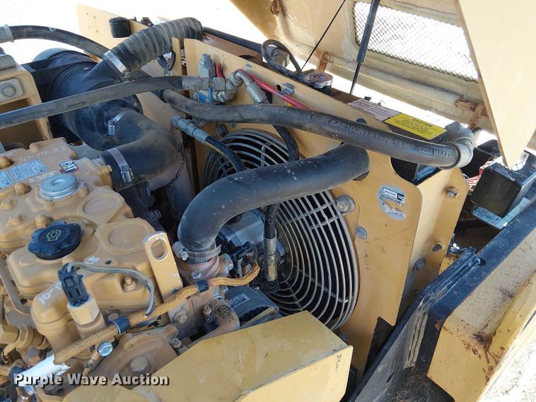 image for item FK0756 2006 Caterpillar CB-335E combination roller