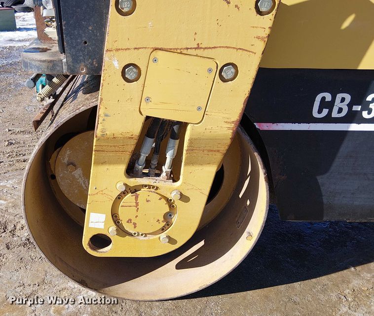 image for item FK0756 2006 Caterpillar CB-335E combination roller