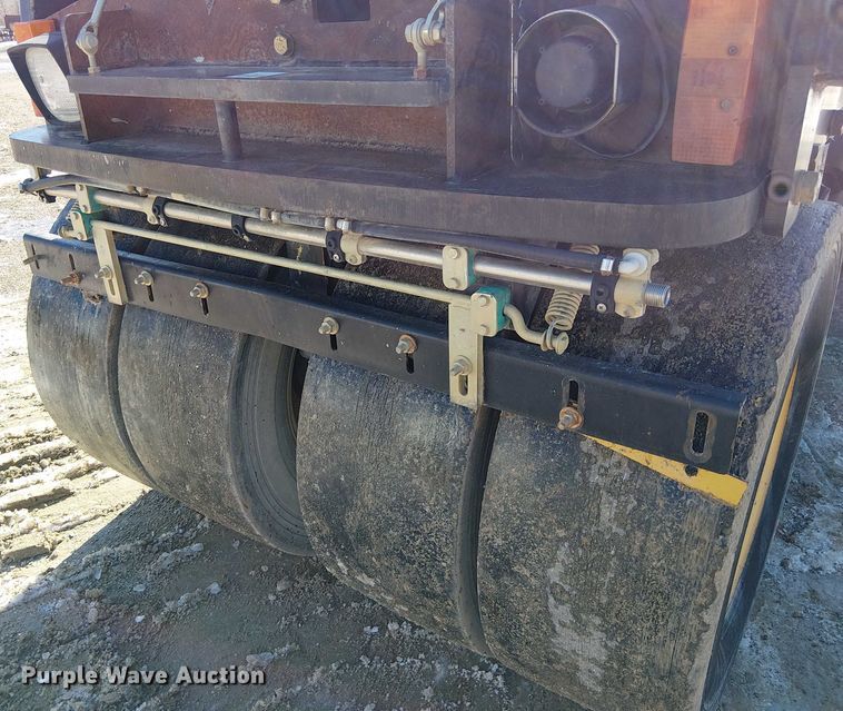 image for item FK0756 2006 Caterpillar CB-335E combination roller