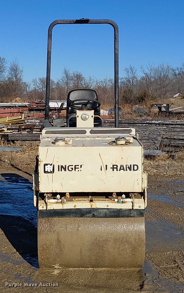 image for item FK0757 1995 Ingersoll Rand DD-22 double drum vibratory roller