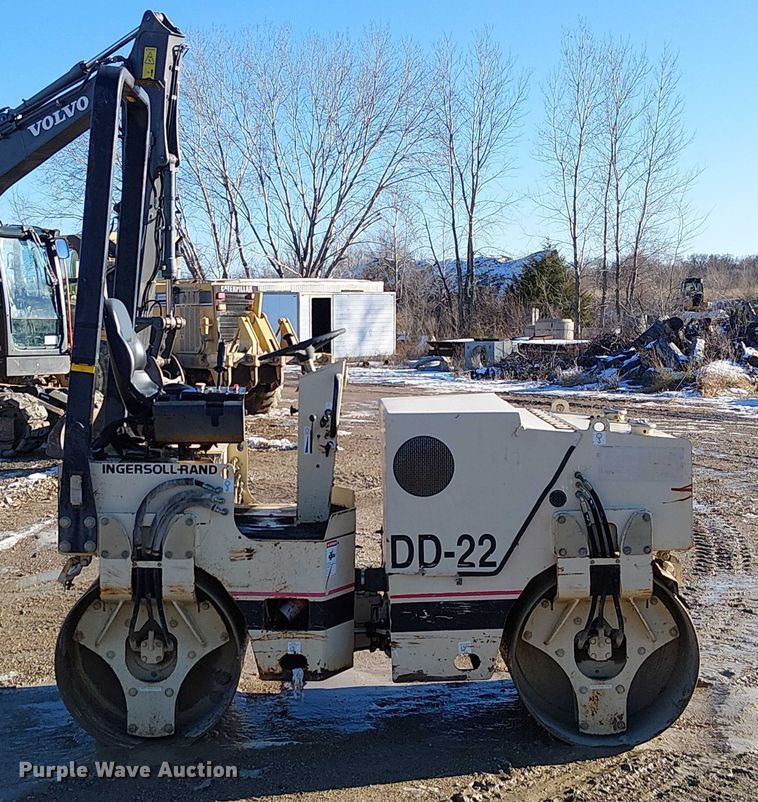 image for item FK0757 1995 Ingersoll Rand DD-22 double drum vibratory roller