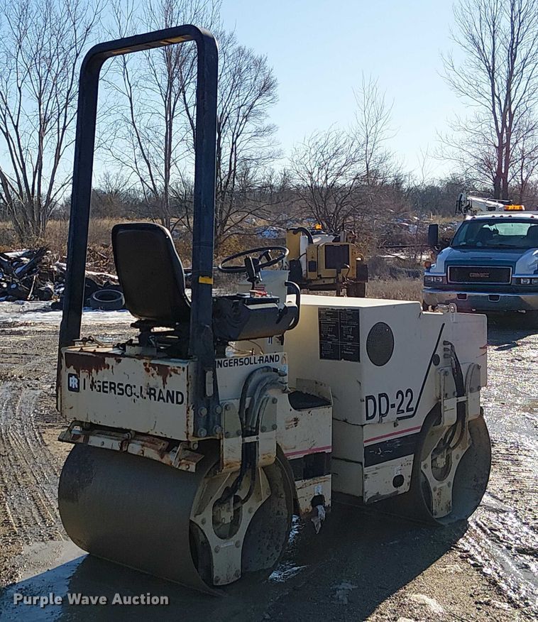 image for item FK0757 1995 Ingersoll Rand DD-22 double drum vibratory roller