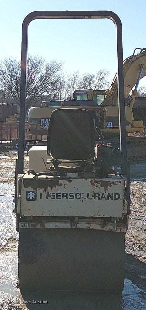 image for item FK0757 1995 Ingersoll Rand DD-22 double drum vibratory roller