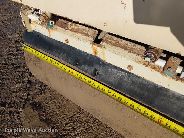 image for item FK0757 1995 Ingersoll Rand DD-22 double drum vibratory roller