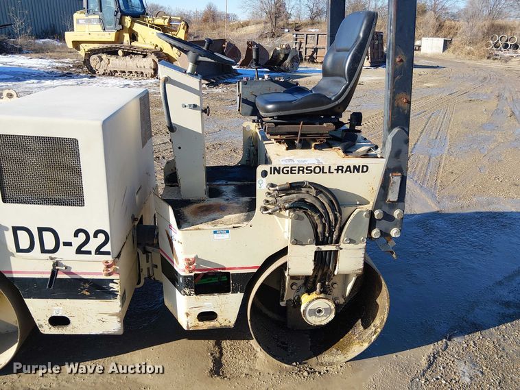 image for item FK0757 1995 Ingersoll Rand DD-22 double drum vibratory roller