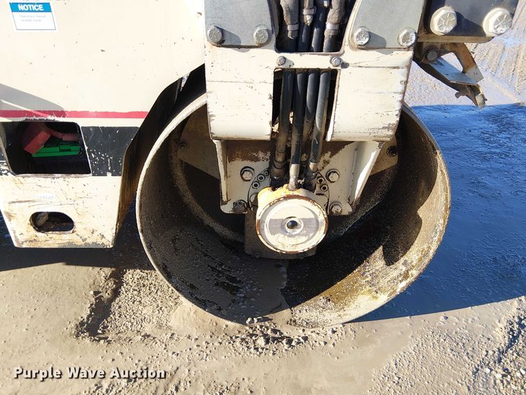 image for item FK0757 1995 Ingersoll Rand DD-22 double drum vibratory roller