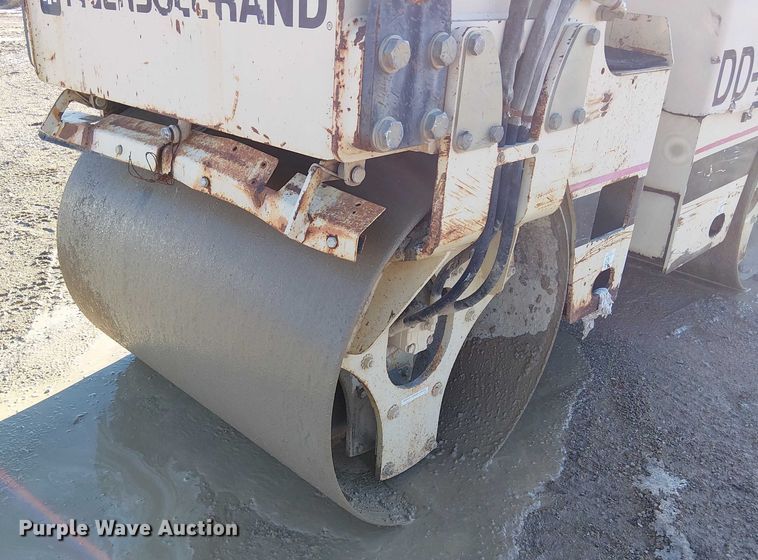 image for item FK0757 1995 Ingersoll Rand DD-22 double drum vibratory roller