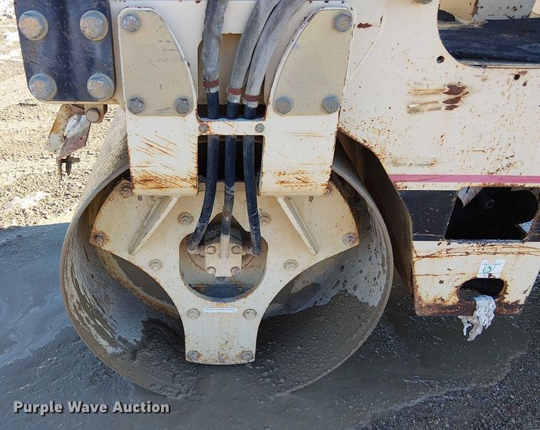 image for item FK0757 1995 Ingersoll Rand DD-22 double drum vibratory roller