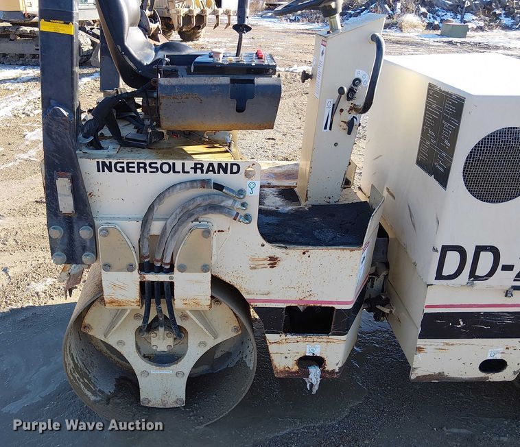 image for item FK0757 1995 Ingersoll Rand DD-22 double drum vibratory roller