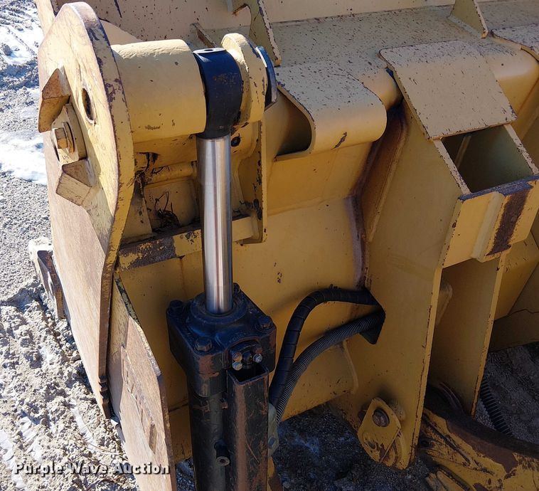 image for item FK0759 2006 Caterpillar 963C track loader