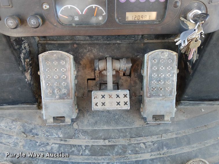 image for item FK0759 2006 Caterpillar 963C track loader