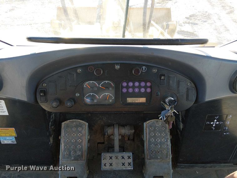 image for item FK0759 2006 Caterpillar 963C track loader