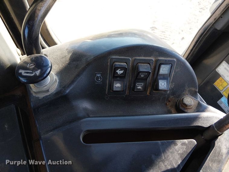 image for item FK0759 2006 Caterpillar 963C track loader