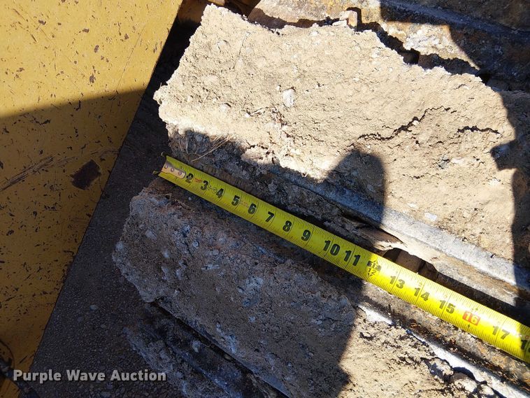 image for item FK0759 2006 Caterpillar 963C track loader