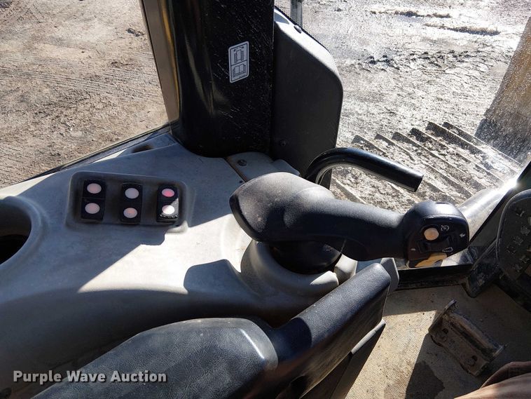 image for item FK0761 2014 Caterpillar D6N XL dozer