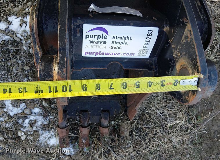 image for item FK0763 Caterpillar mini excavator bucket