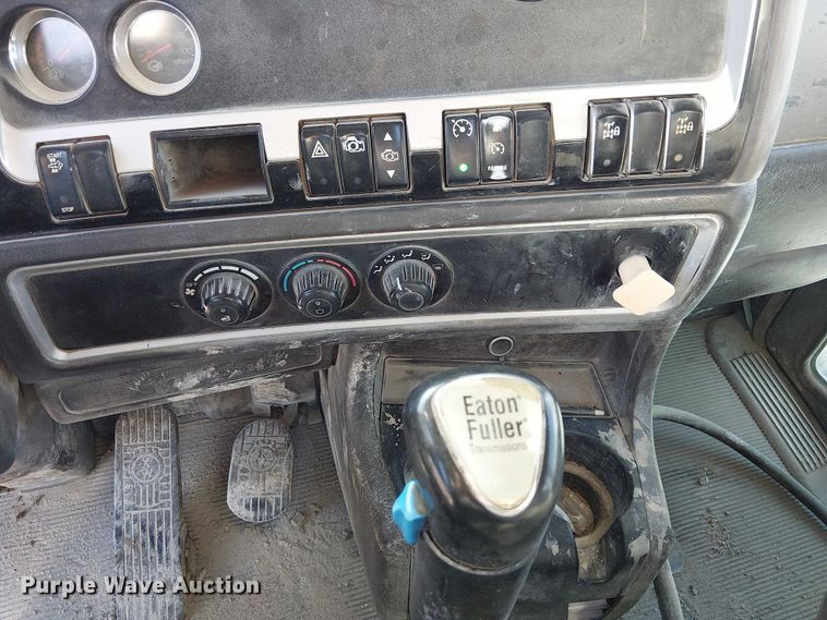 image for item FK0767 2008 Kenworth T880 ready mix truck